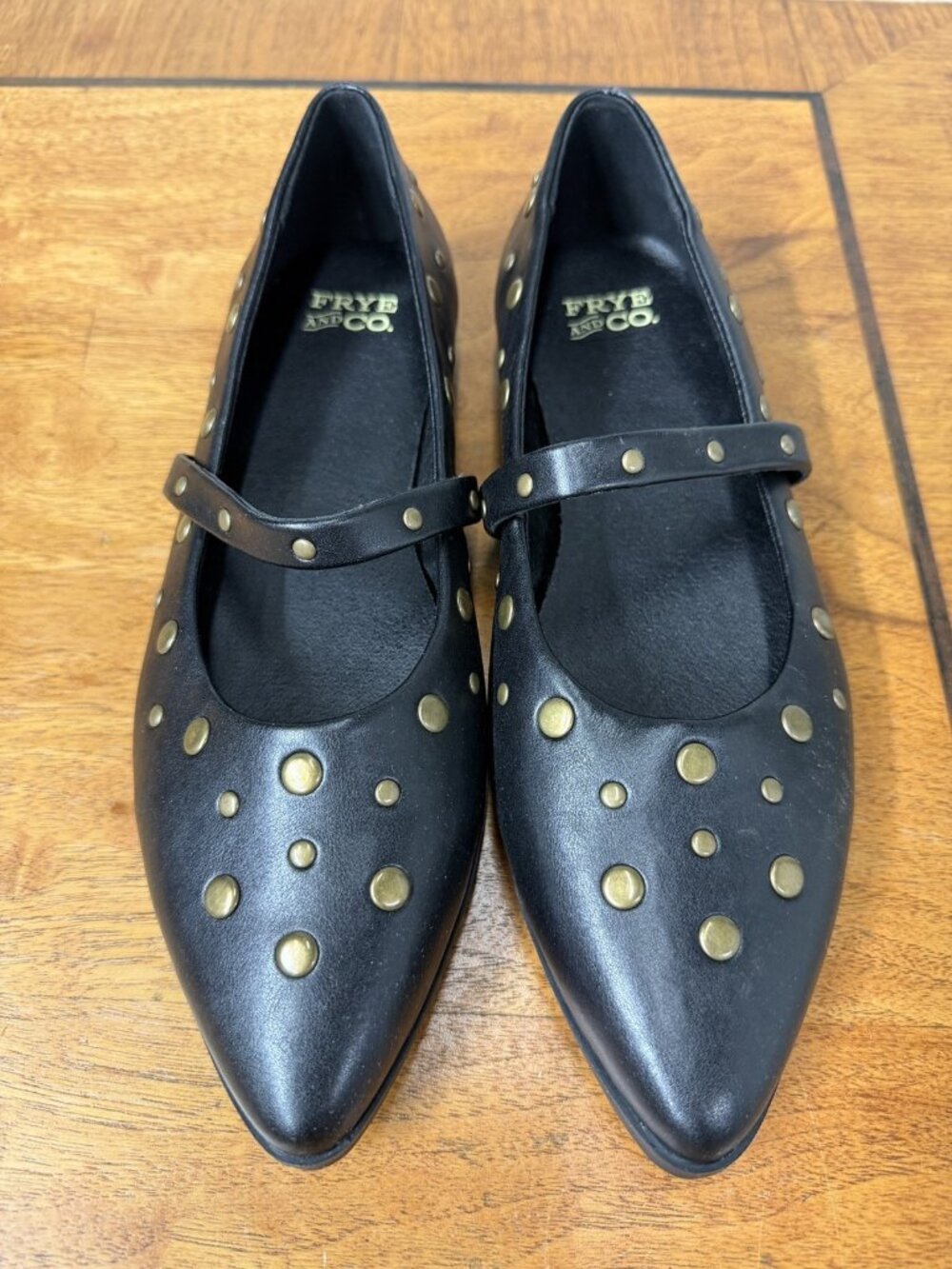 New Frye and Co Women’s 6 Black Faux Leather Studded Pointed Toe Mary Jane Shoes